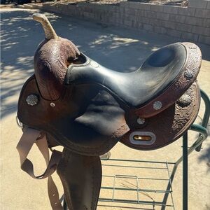 Circle Y Kelly Kaminski Barrel Saddle 15 inch FQHB